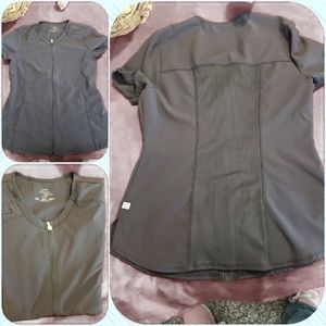 In great  condition  cherokee  zip up scrub top